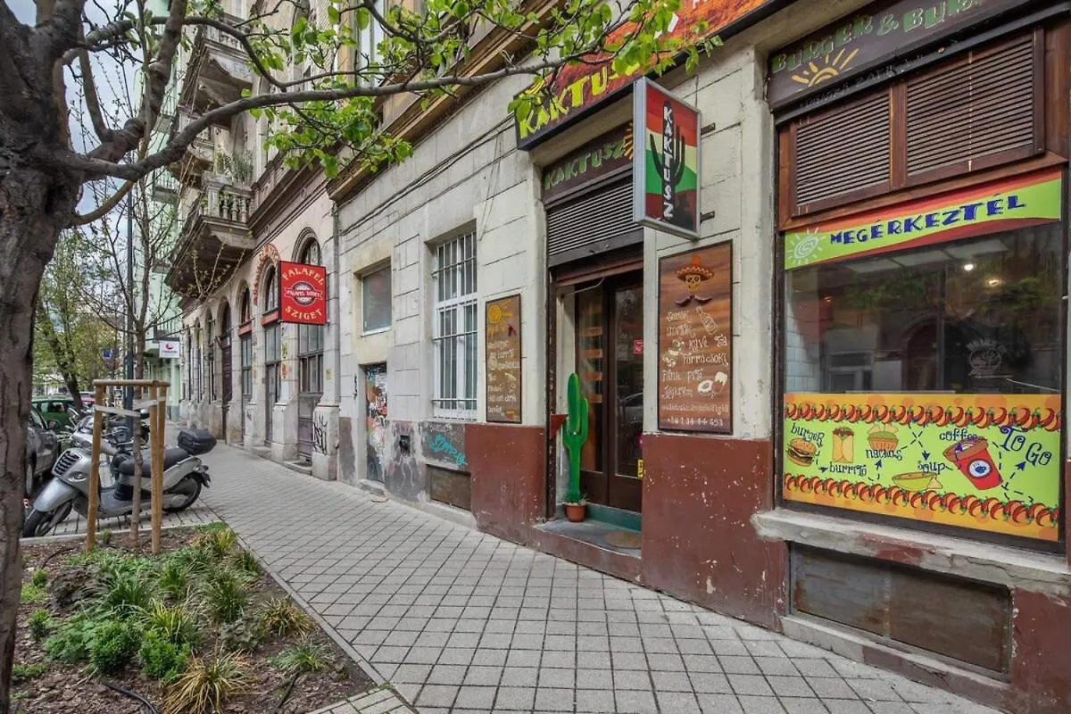 Apartment Very Central - Large Ac Studio Budapest