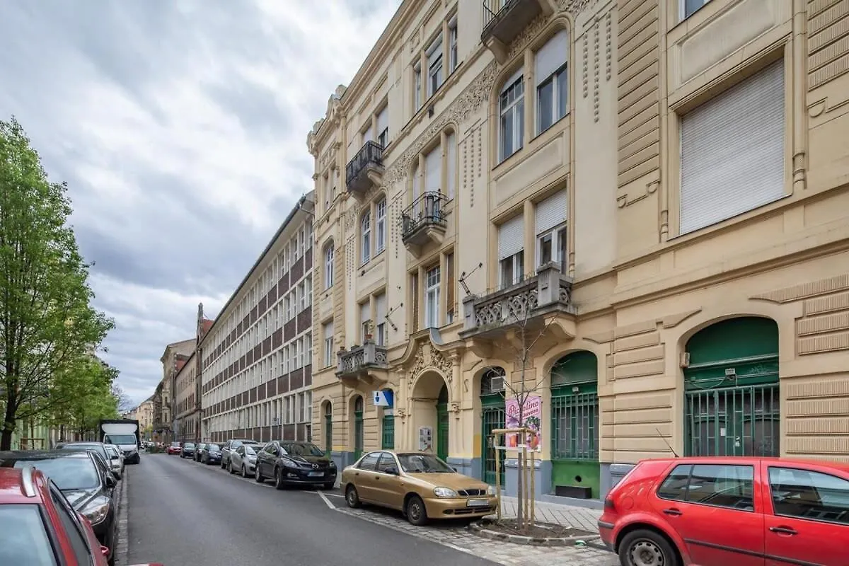 Very Central - Large Ac Studio Budapest 0*,